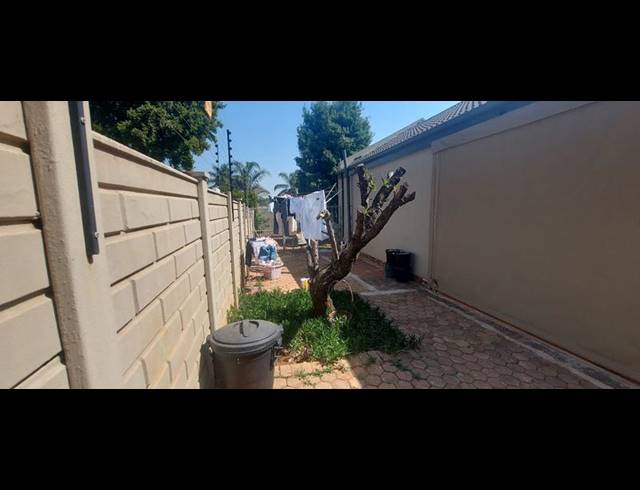 3 BEDROOM HOUSE FOR SALE IN WELTEVREDEN PARK